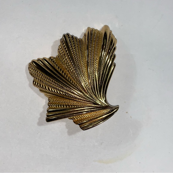 CHRISTIAN DIOR 14k gold plated STYLIZED FAN pin back BROOCH - Picture 6 of 8